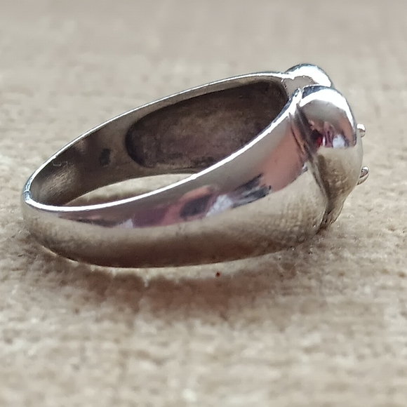 Silver Ring with a Heart Design Featuring a Sparkling Rhinestone Centerpiece. - Picture 6 of 10
